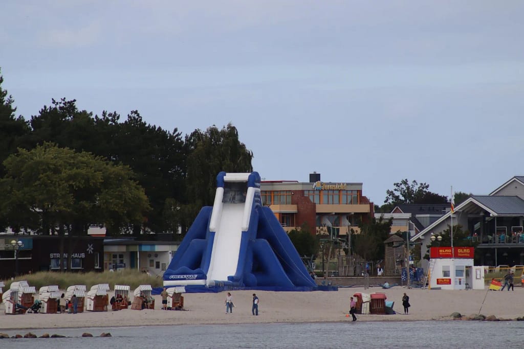 Große Rutsche am Strand