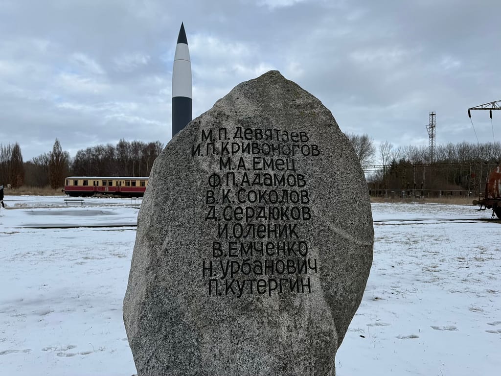 Historisch-Technisches Museum Peenemünde - Gedenkstein