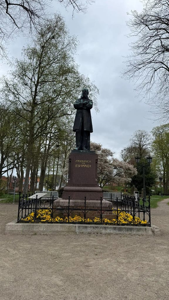 Statue