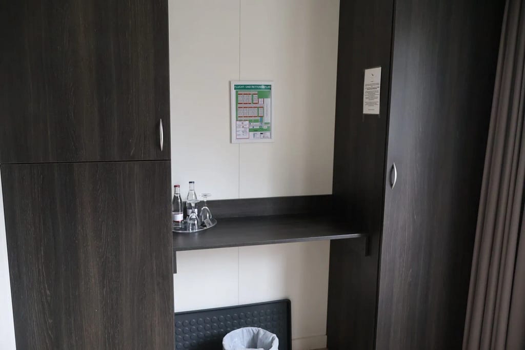 Schreibtisch - Zimmer