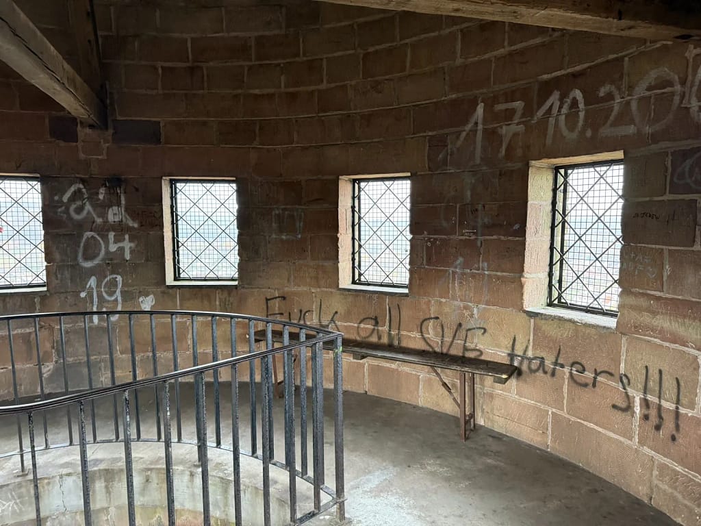 Graffiti im Turm