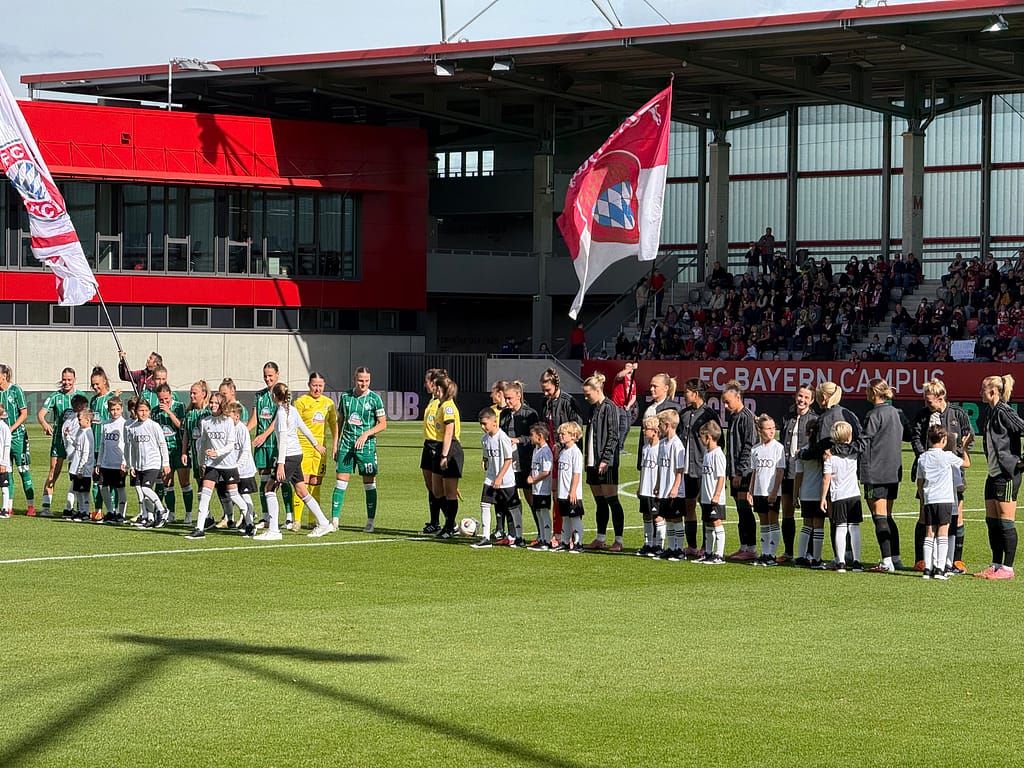 FC Bayern Frauen vs. Werder - FC Bayern Campus