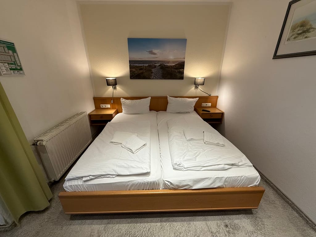 Hotel Königslinie - Bett