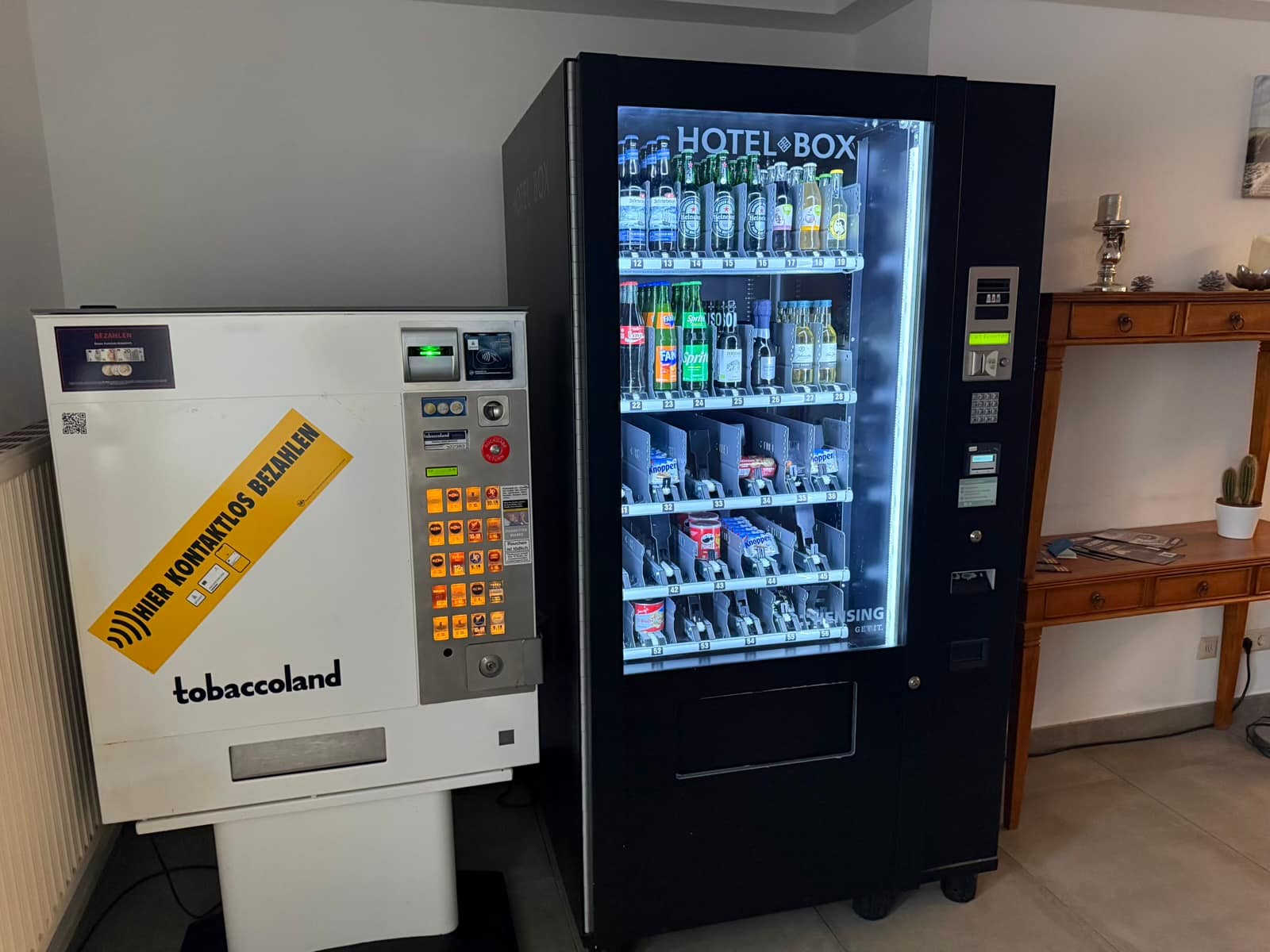 Hotel Königslinie - Eingangsbereich Automaten