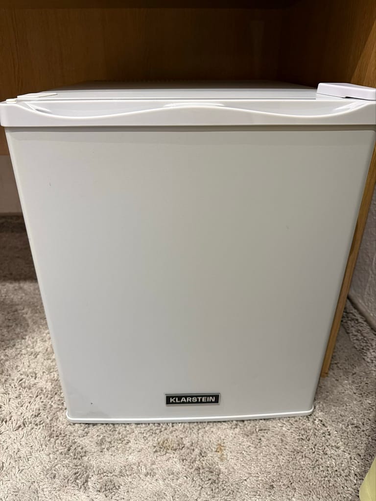 Hotel Königslinie - Zimmer Kühlschrank